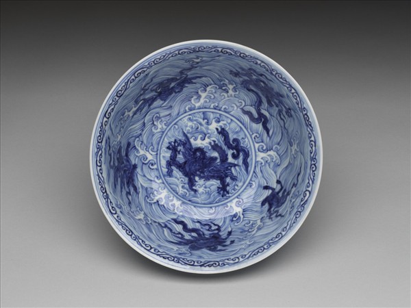 青花波濤海獸紋碗