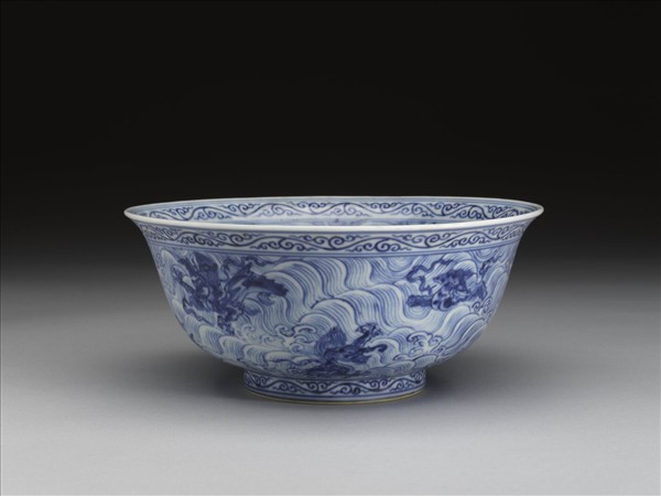 青花波濤海獸紋碗
