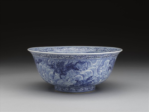 青花波濤海獸紋碗