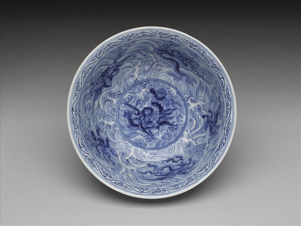 青花波濤海獸紋碗