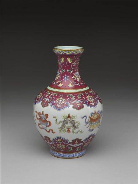 粉彩番蓮八寶紋瓶