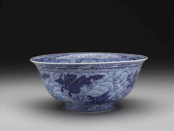青花波濤海獸紋碗