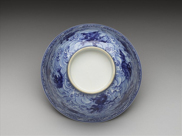 青花波濤海獸紋碗