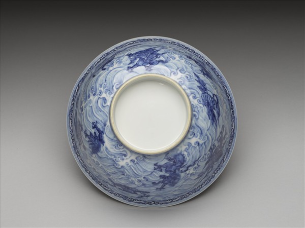 青花波濤海獸紋碗