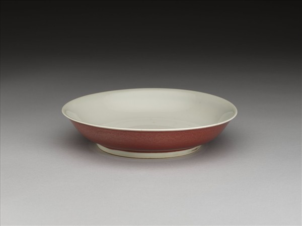 霽紅釉白裡盤