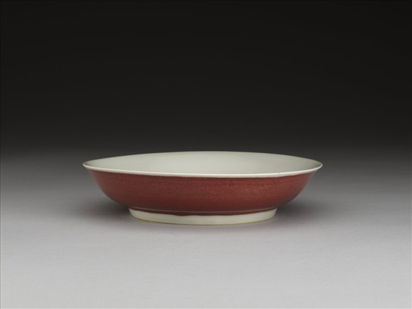 霽紅釉白裡盤