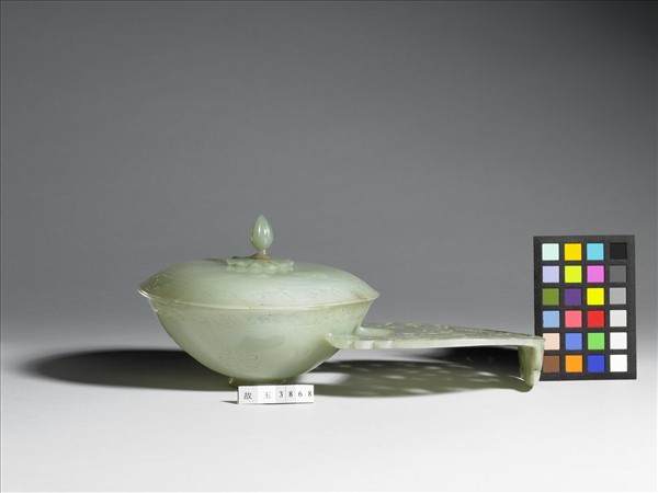 玉圓片形單柄蓋碗