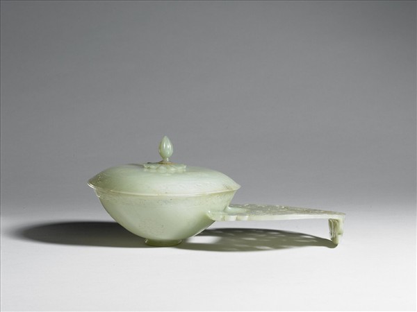 玉圓片形單柄蓋碗