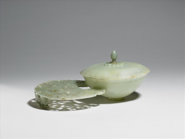 玉圓片形單柄蓋碗