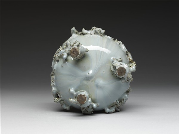 廣窯 灰青釉蟠螭三足爐