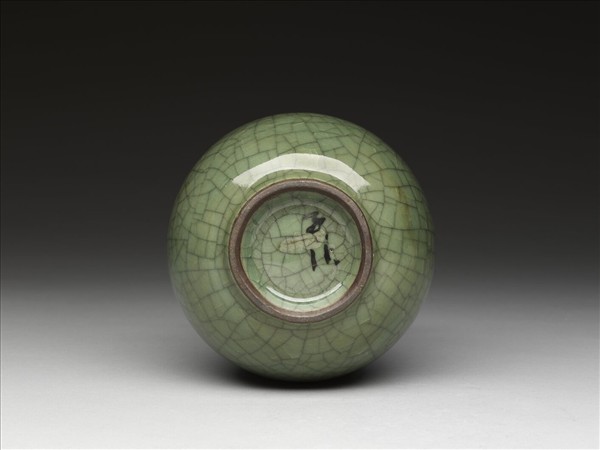 仿哥釉玉壺春瓶