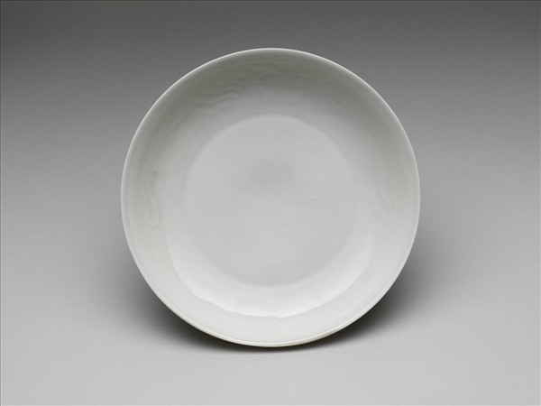 甜白半脫胎雲鳳紋盤