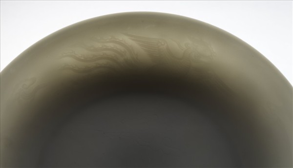 甜白半脫胎雲鳳紋盤