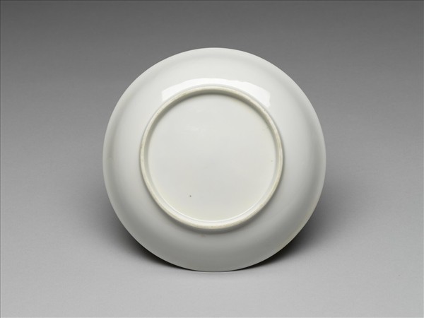 甜白半脫胎雲鳳紋盤