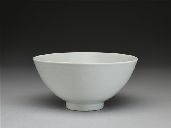 甜白釉蓮子碗