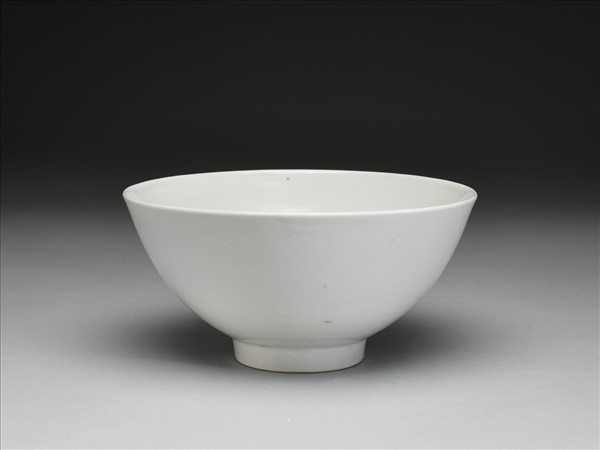 甜白釉蓮子碗