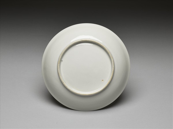 甜白半脫胎雲鳳紋盤