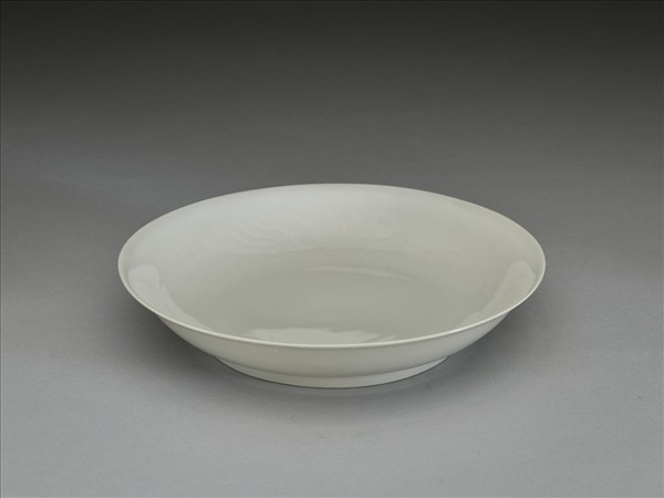 甜白半脫胎雲鳳紋盤