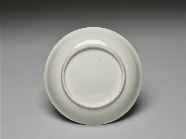 甜白半脫胎雲鳳紋盤