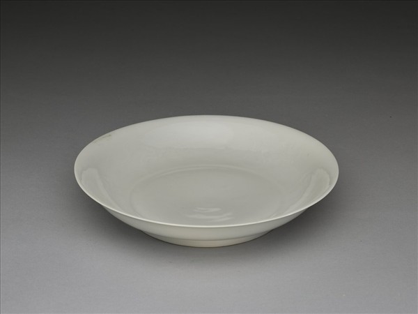 甜白半脫胎雲龍紋盤