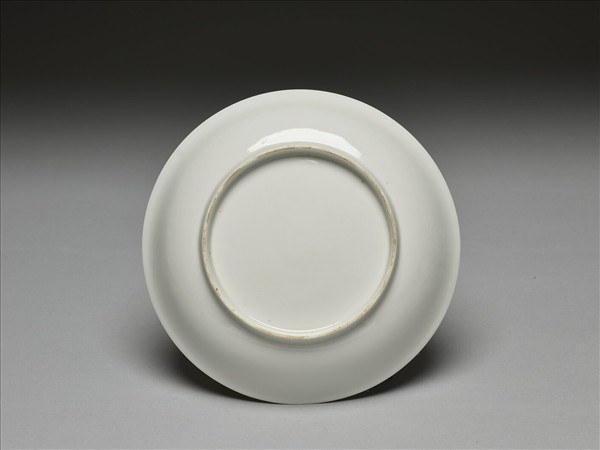 甜白半脫胎雲龍紋盤