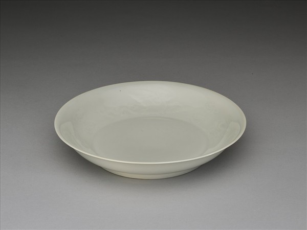 甜白半脫胎雲鳳紋盤