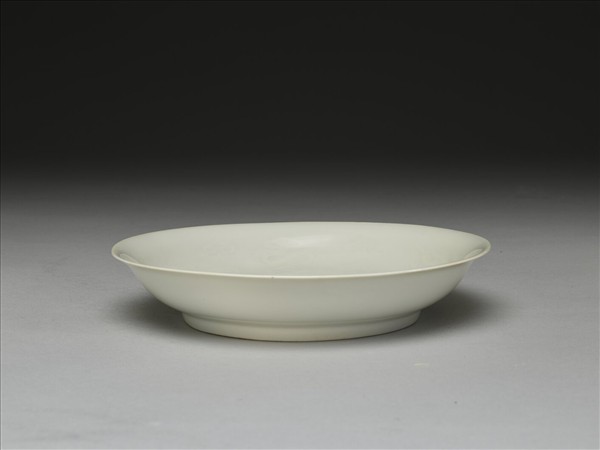 甜白半脫胎雲鳳紋盤