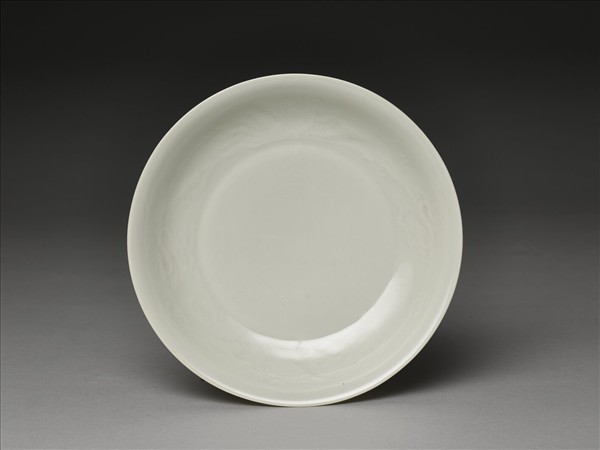 甜白半脫胎雲鳳紋盤