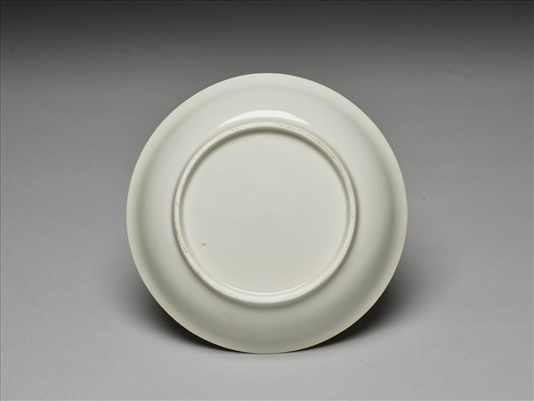 甜白半脫胎雲鳳紋盤