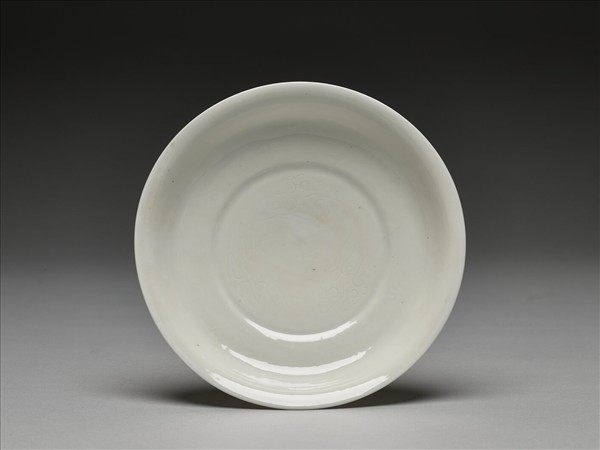 甜白半脫胎雲鳳紋盤