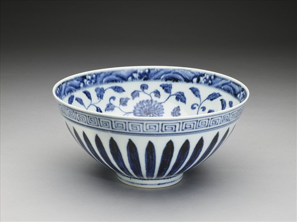 青花花卉紋蓮子碗