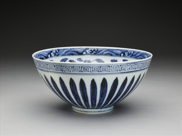 青花花卉紋蓮子碗