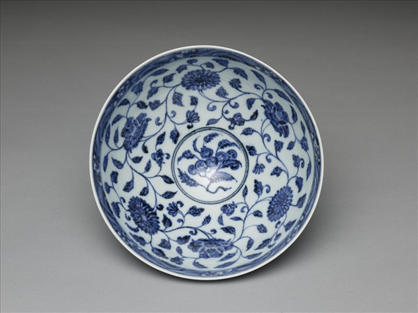 青花花卉紋蓮子碗