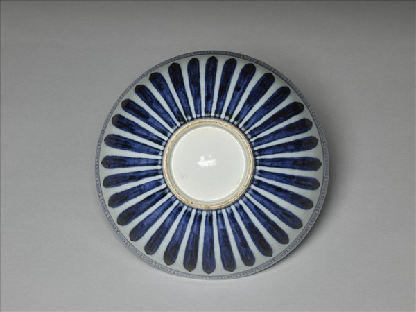 青花花卉紋蓮子碗