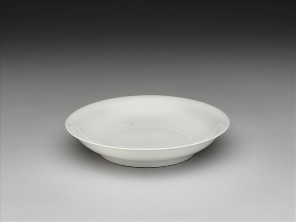 甜白半脫胎雲鳳紋盤