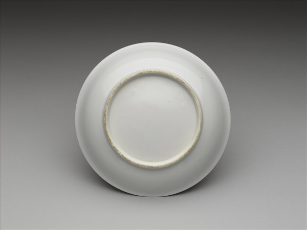 甜白半脫胎雲鳳紋盤