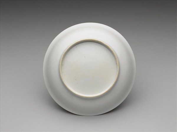 甜白半脫胎雲鳳紋盤