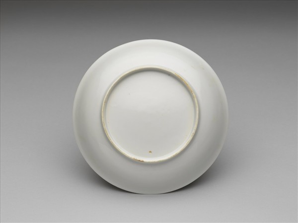 甜白半脫胎雲鳳紋盤