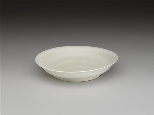 甜白半脫胎雲鳳紋盤