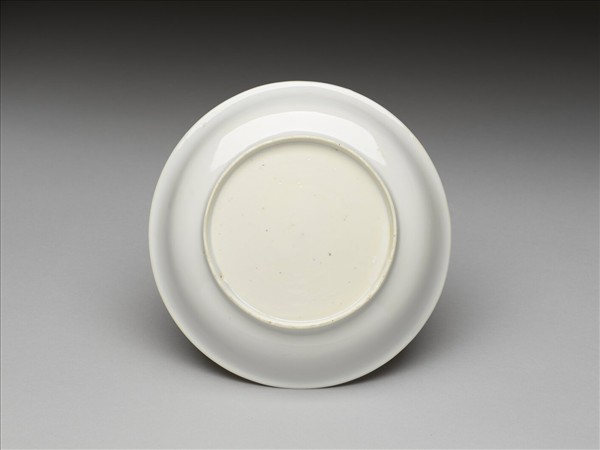 甜白半脫胎雲鳳紋盤