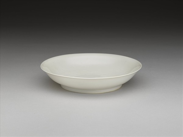 甜白半脫胎雲鳳紋盤