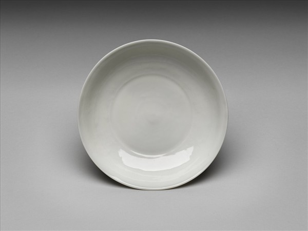 甜白半脫胎雲鳳紋盤