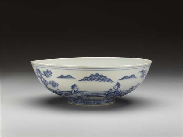 青花庭園仕女圖碗