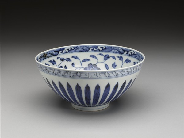 青花花卉紋蓮子碗