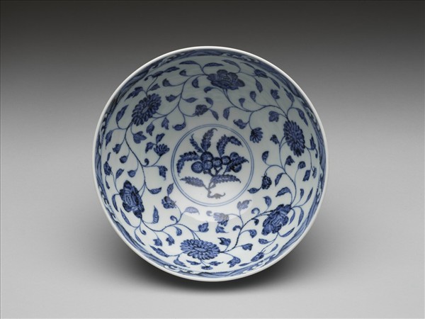 青花花卉紋蓮子碗