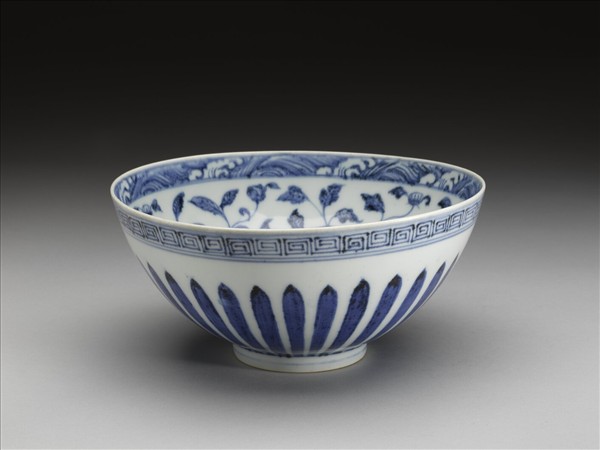 青花花卉紋蓮子碗