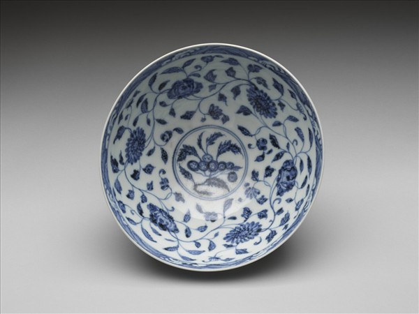 青花花卉紋蓮子碗