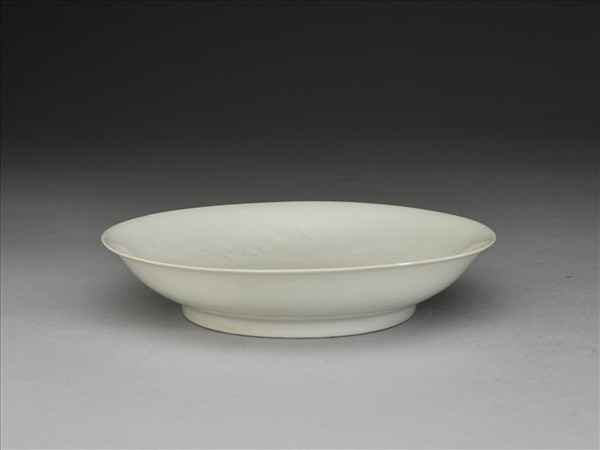 甜白半脫胎雲鳳紋盤