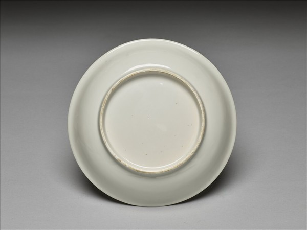 甜白半脫胎雲鳳紋盤