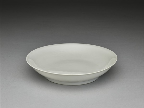 甜白半脫胎雲鳳紋盤